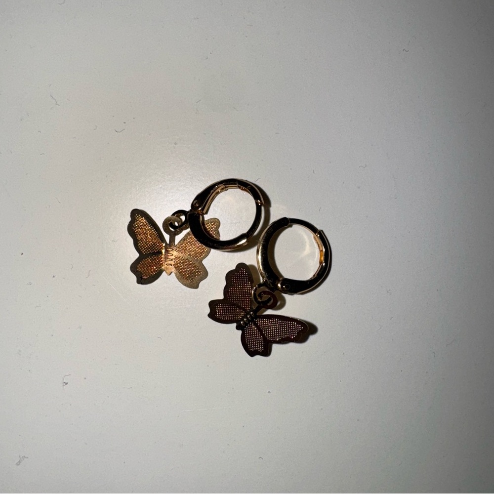 NWOT rose gold butterfly earrings
